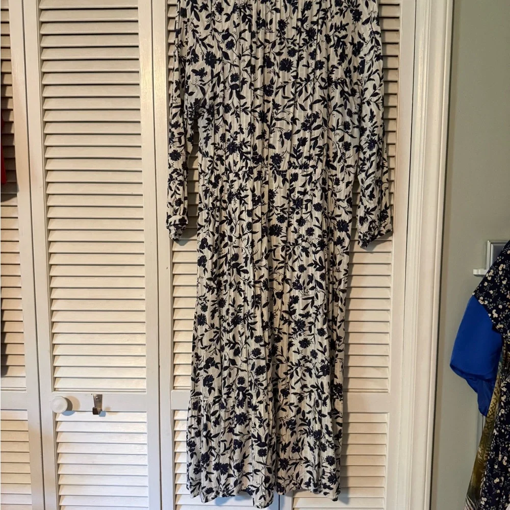 Navy and White Floral Midi Dress - Picture 2 of 3